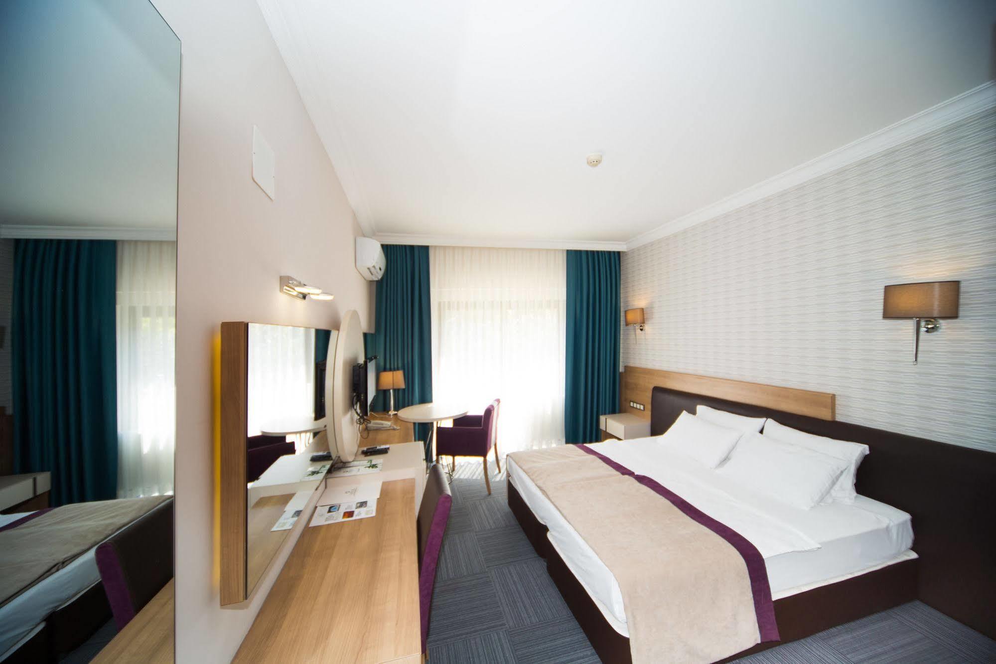 Spilos Hotel Маниса Экстерьер фото