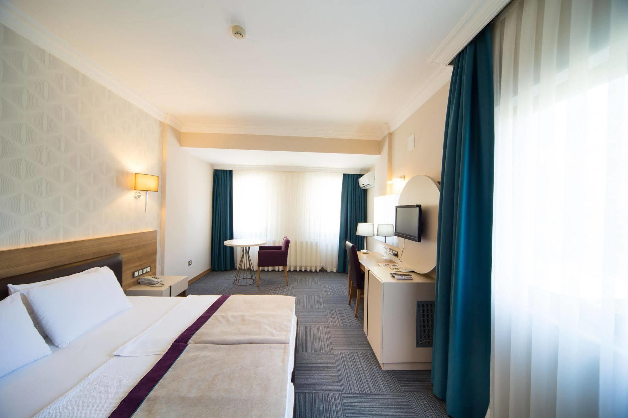 Spilos Hotel Маниса Экстерьер фото